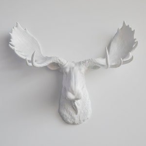 Faux Taxidermy Moose Head Wall Mount Wall Decor White M0101 image 1