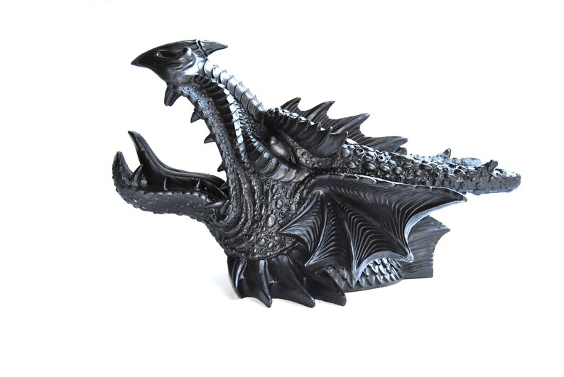 голова дракона игрушка. головы дракона игрушки. красный трёхголовый дракон. головы дракона игрушки. игрушки драконы и динозавры.