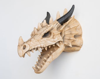 Dragon Head On Stand Green 8X6X11.5cm Dragon Head On Stand Green 8X6X11.5cm