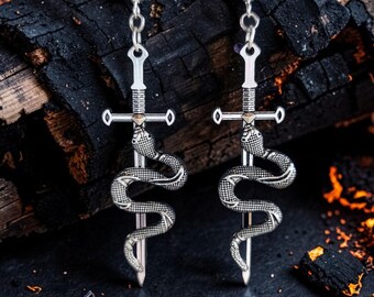 Oorbellen met zwaard en slang – Gothic / Punk / Rock, krijgerssieraden, oud wapen, cosplay, alternatief handgemaakt cadeau