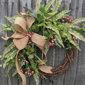 Wreath, Everyday Wreath, Green Wreath with Touch of Coral, Spring Summer Wreath, Door Wreath, Green and Coral, Fern Wreath, Etsy Wreath 198