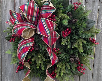 Christmas Wreath, Red and Green Wreath Nutcracker, Christmas wreath, Red Berries, Red Green Gold Unique Christmas Plaid 417