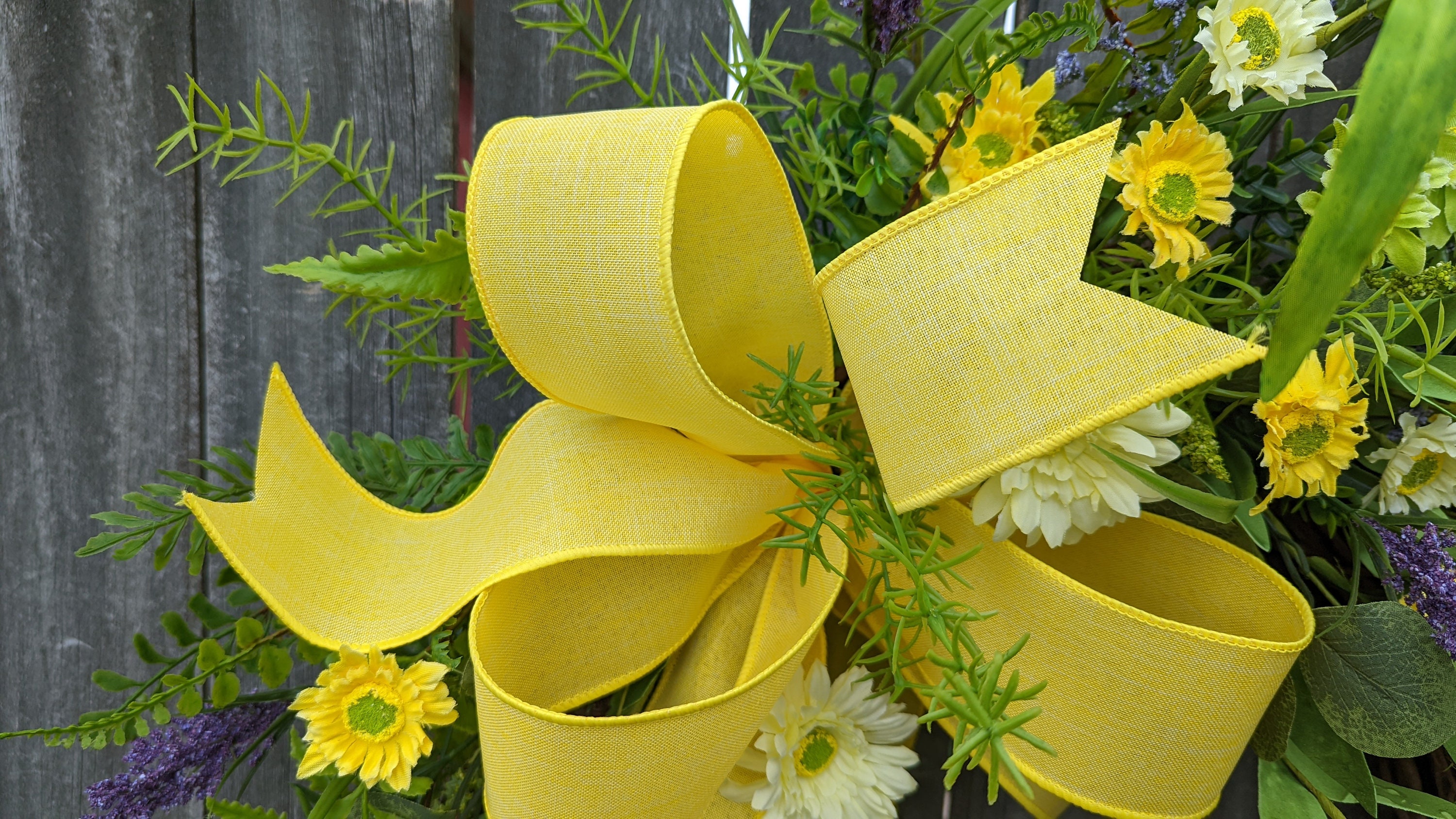 Sorsch Wreaths - Bee Ribbon Wreath – SpringHill Farm