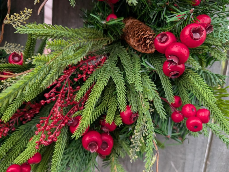 Christmas Wreath, Elegant Red and Gold Wreath, Christmas Door Wreath ...