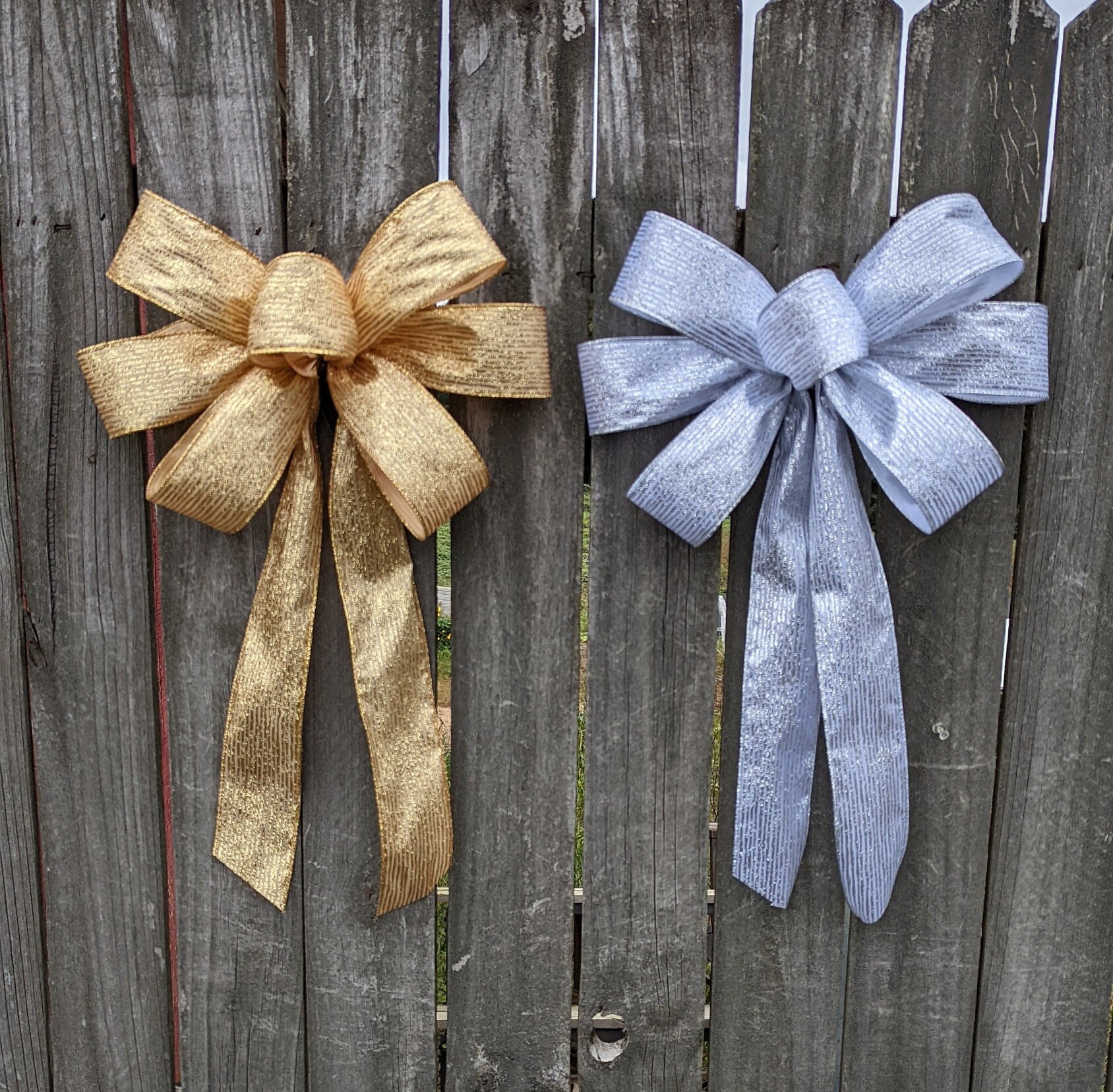 Small 5-6 Hand Made Metallic Gold Wired Christmas Bow - Wreath