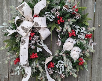 Christmas Wreath, Winter Holiday Wreath, Wreath with Snowy Owls, White Winter Christmas Wreath, Berries, Mistletoe Wreath 2023 373