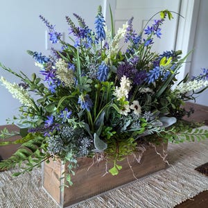 Centerpiece, Lavender Arrangement, Lavender Blooms, Lambs ear, Eucalyptus, Modern Farmhouse decor, Rectangular Small Medium and Large