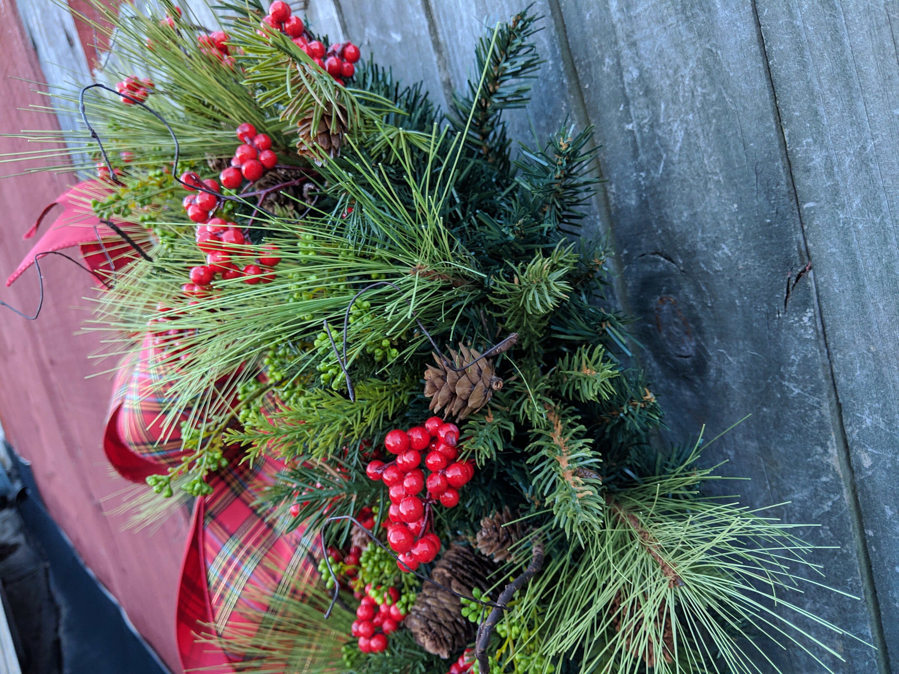 Christmas Wreath Holiday Wreath Plaid Bow Touch of Gold Wreath ...