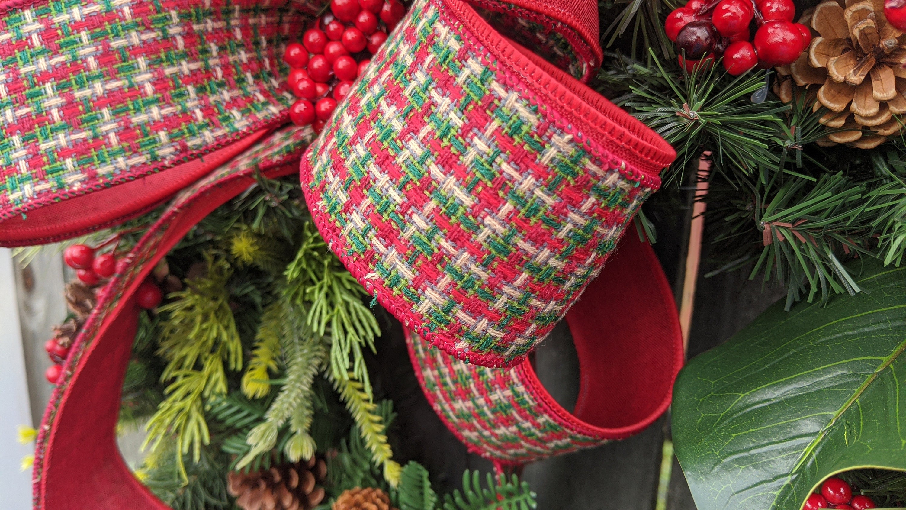 Christmas Wreath, Primitive Winter Wreath, Red and Green Plaid Check  Natural Christmas wreath Magnolia, Red Berries, Christmas Decor