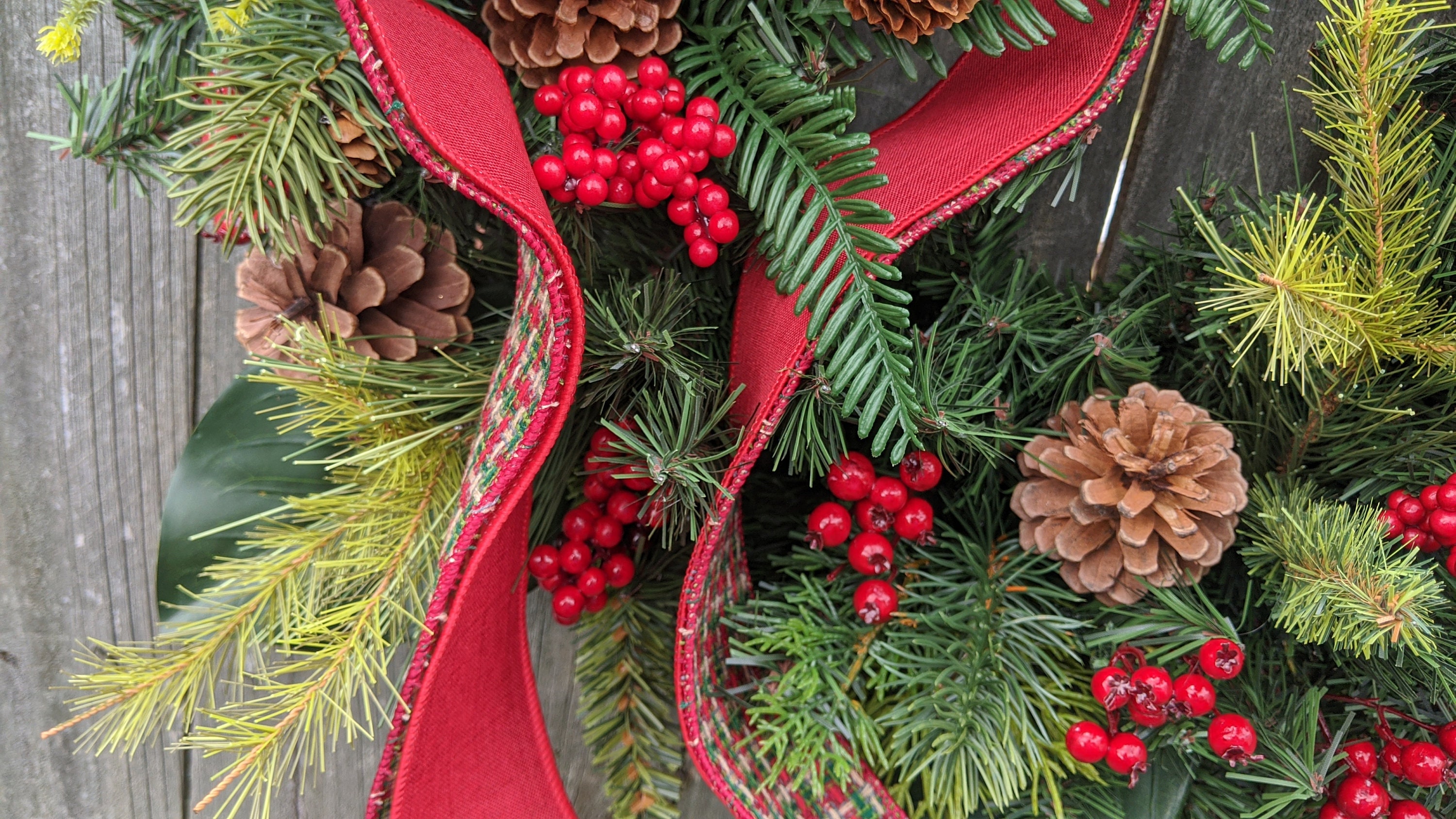 Christmas Wreath, Primitive Winter Wreath, Red and Green Plaid