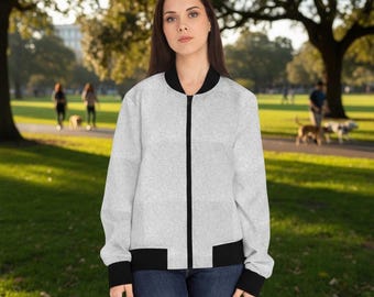 Bomberjack, lichtgewicht, 100% polyester, met ritssluiting en opstaande kraag.