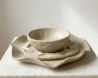 Juego de vajilla de gres artesanal: plato y cuenco de arcilla moteada