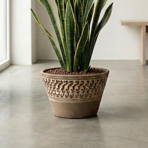 Large Textured Stoneware Planter – Handcrafted Unglazed Pot with Carved Pattern & Drainage Hole