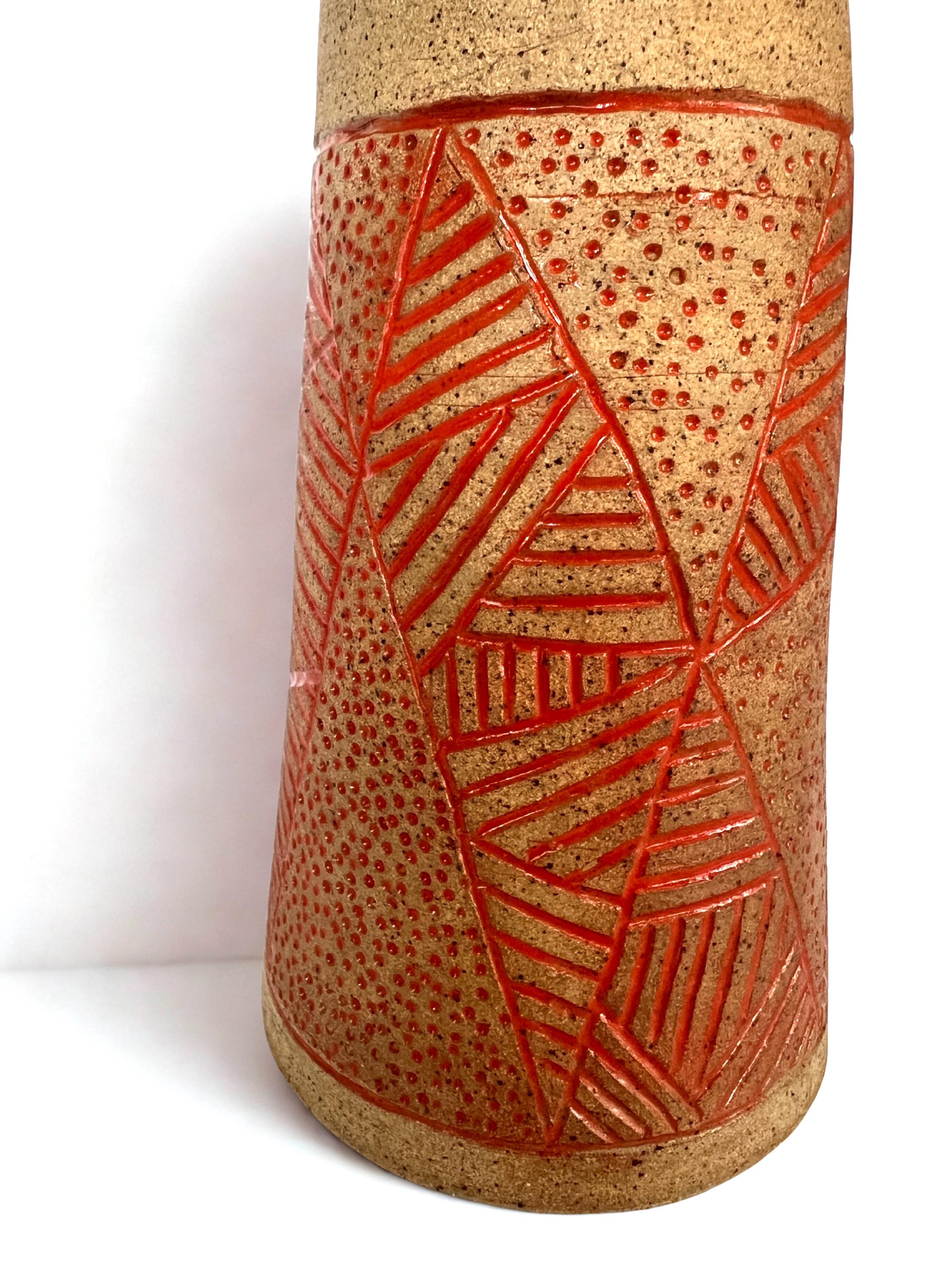 手作り陶器の水差し - ろくろ成形のストーンウェアピッチャー