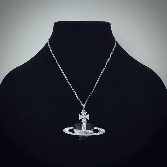 VivienneWestwood ナノハート　ネックレス　シルバー　ブラック Vivienne Westwood Silver Necklace, Black Heart Orb Pendant - Etsy