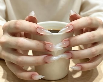 Uñas postizas elegantes con forma de garra de gato, Uñas postizas con forma de garra degradada hechas a mano, Uñas postizas femeninas hechas a mano, Degradado degradado, Uñas postizas simples y elegantes,