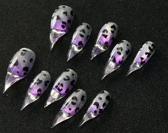 Lila leopardmönstrade nagelkonst, nagelklistermärken med katttassar, mystisk nagelkonst, en present till lilaälskare, en present till din fru.