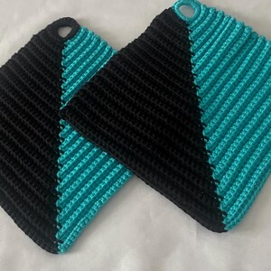 Zweifarbige Topflappen gehäkelt  - Retro Style handmade 2 Stück - Küchenaccessoire - aus Baumwolle