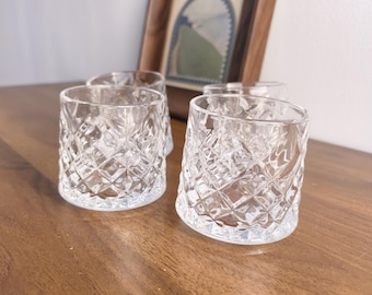 Handcrafted Whiskey Glass – Minimalist Artisan Glass for Modern Home