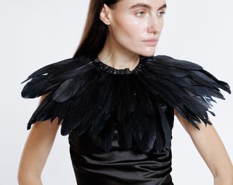 Black Feather Collar, Feather Shoulder Piece, Gothic Feather Collar, Feather Neckpiece, Black Feather Accessory, Raven Feather Collar