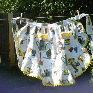 New-Vintage Apron-Hand crafted with vintage fabric from the late 60&#39;s-early 70&#39;s.