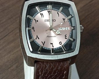 Vintage Seiko 5 Automatic Watch: Recraft Series, Light Pink Colour Dial,