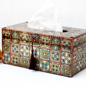 Funda para caja de pañuelos Azulejos Portugueses Estilo Azulejos Verdes con color madera de tejo y puntas de cobre