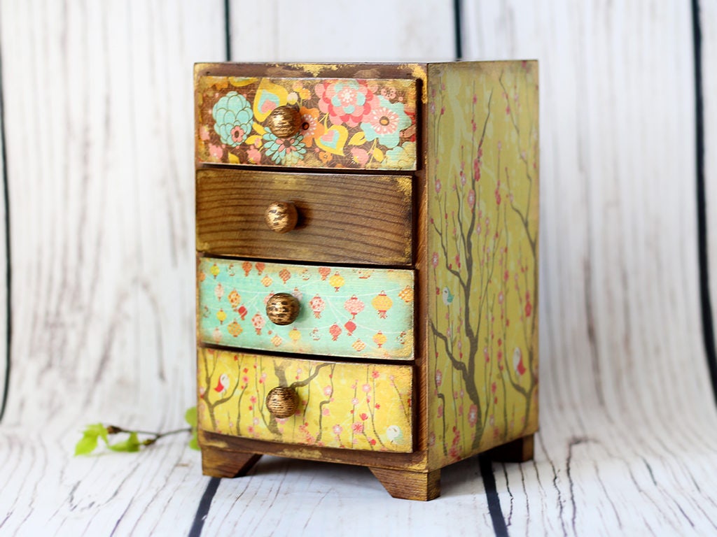Small tabletop 2024 chest of drawers