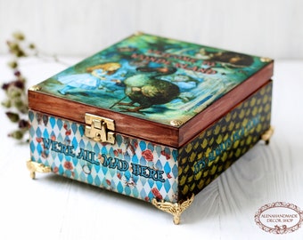 Alice&#39;s Adventures in Wonderland houten theedoos met dodo en Cheshire Cat Welcome To Wonderland