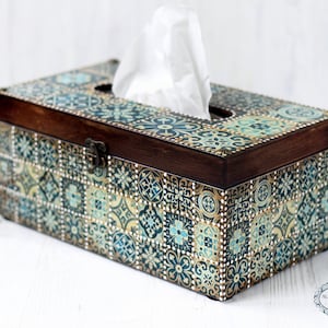 Tissue Box Cover Azulejos Portugueses Tiles Style with yew wood colored and white dots