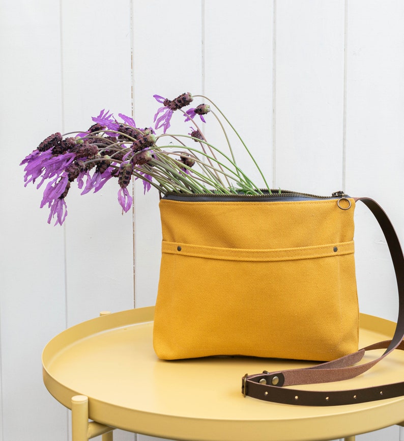 crossbody bag day