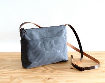 Mini day bag en loneta encerada color gris