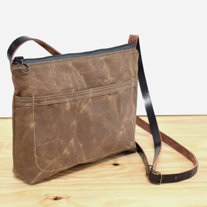 Mini sac de jour en loneta encerada couleur marron