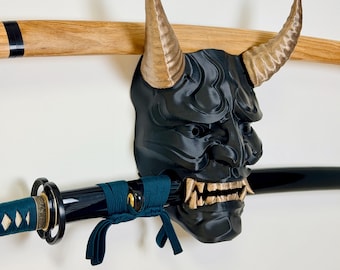 Oni mask with 2 katanas