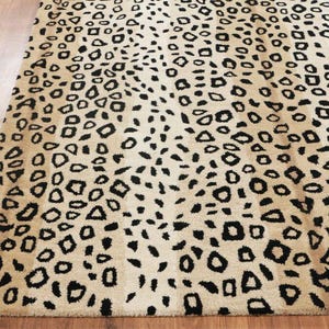 Hand Tufted Leopard Print Area Rug, Modern Luxury Statement Carpet