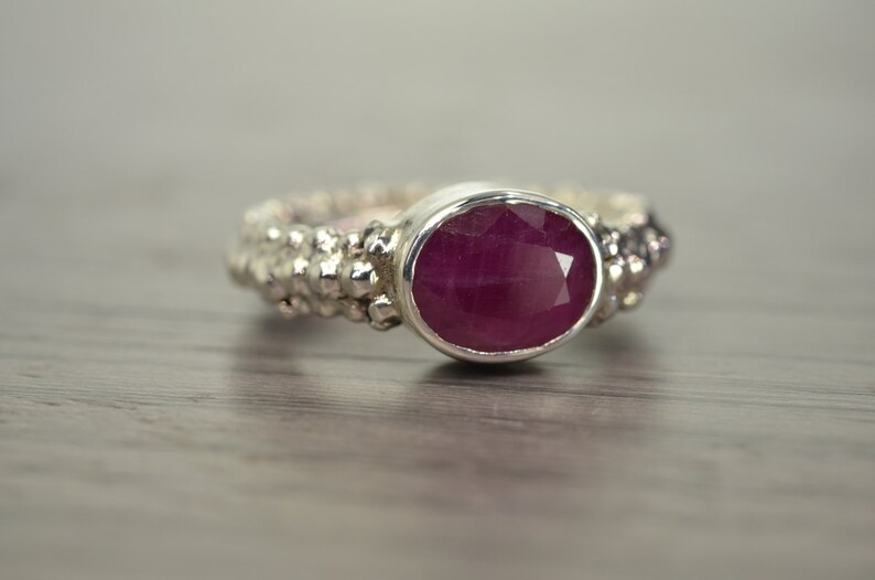 Mimi Ring, size 6.5, pink sapphire 3ct oval gemstone ring image 1