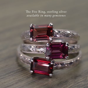 Granatring, Sterling Silber, Smaragdschnitt Solitaire, Red Gemstone Milgrain Band, Fitz Ring Bild 4