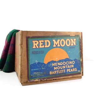 Vintage Wood Fruit Crate, 1940s Red Moon Pears Wooden Advertising Crate Box, Antique Rustic Farmhouse Primitive Storage Decor