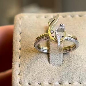 Anello con iniziale araba, placcato oro 24K, placcato argento 925 con pavé di zirconi cubici