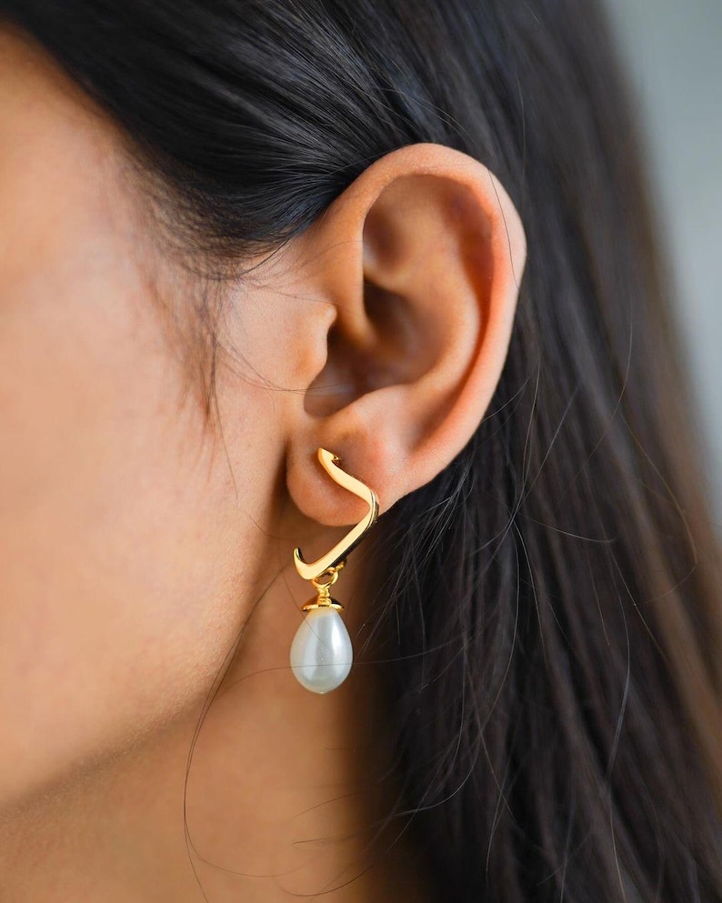 Personalized Arabic Initial Earrings – 24k Gold Plated Pearl Drop image 3
