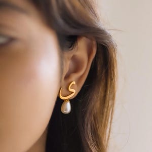 Personalized Arabic Initial Earrings – 24k Gold Plated Pearl Drop image 15