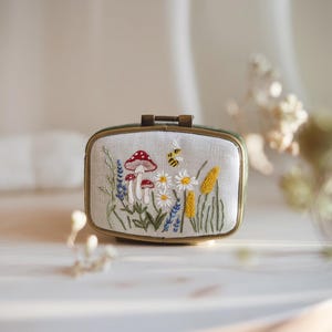 Mini Schmuckschatulle mit Spiegel, Leinen Schmuckschatulle mit Spiegel, süsses Vintage Geschenk, Brautjungfer Geschenk