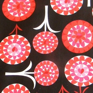 Robert Kaufman&#39;s Heart Garden in Bubble Gum Collection 11909 262