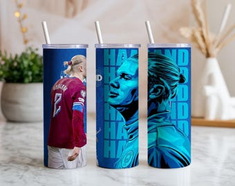 Adesivo para copo térmico de 591 ml (20 oz) com estampa de atacante de futebol – Retrato de atleta, arte esportiva azul em PNG, sublimação.