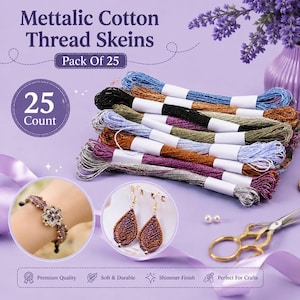 Peut inclure: Un lot de 25 échevettes de fil de coton métallisé dans des couleurs variées dont bleu, noir, vert, marron, violet et argent. Chaque échevette est maintenue par une bande de papier blanc. Le texte indique Mettalic Cotton Thread Skeins.