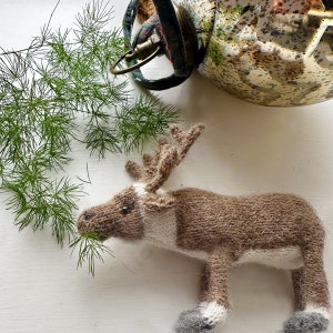 Tiny Reindeer - English Knitting Pattern