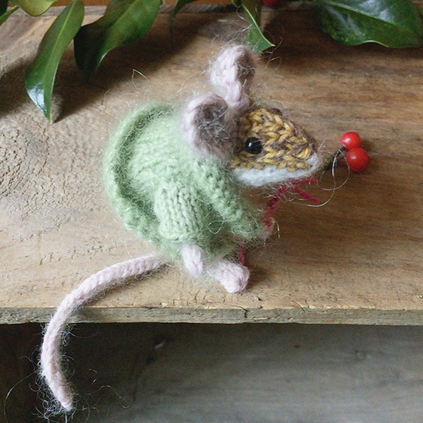 Miss Moppet's mouse knitting pattern