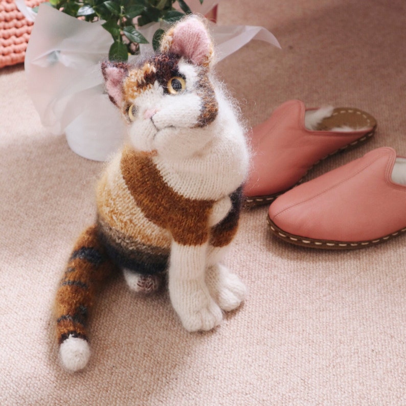 Grey Kitten Calico Cat KNITTING PATTERN image 1