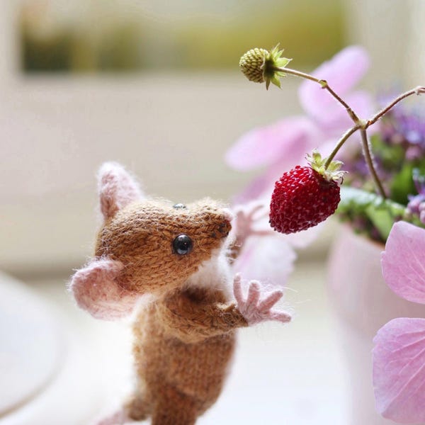 MAUS PUPPE - Englisches Strickmuster