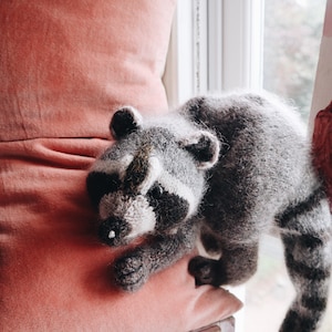 KNITTING PATTERN Racoon